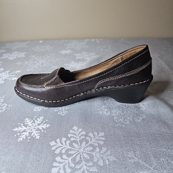 Naturalizer Dark Brown Loafers Wedges Button Elastic Comfortable Leather Sz 7M - Picture 4 of 16